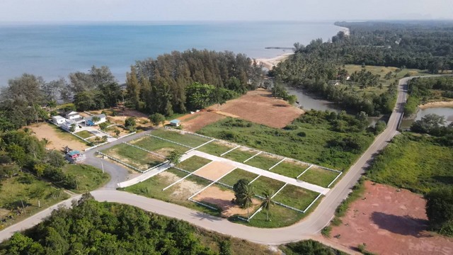 ขายที่ดินหาดบ้านหนองบัว ชุมพร 2 แปลงสุดท้ายลดพิเศษ  .