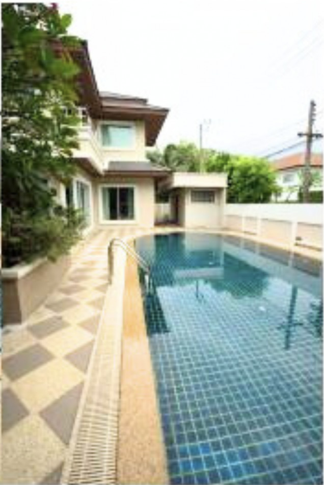 ให้เช่า Privated Pool Villa พัฒนาการ30 สวนใหญ่ 5 ห้องนอน ใกล้ Club House