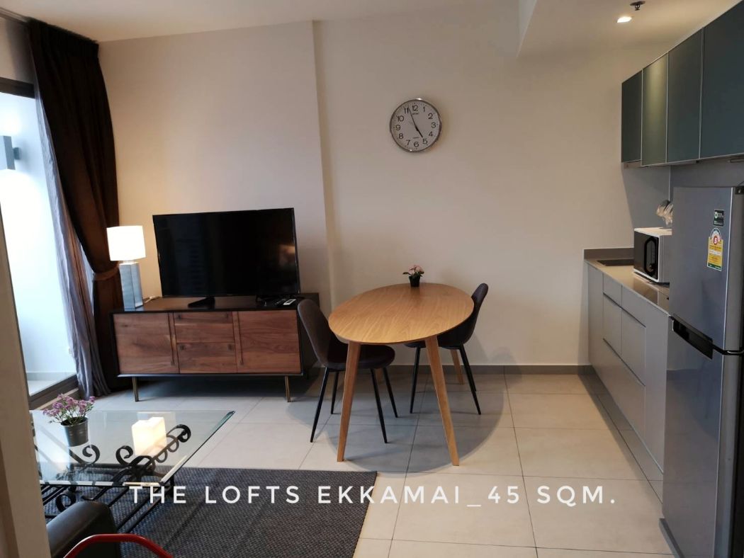 ให้เช่า คอนโด 1 ห้องนอน วิวสวย ห้องสวย The Lofts เอกมัย (เดอะ ลอฟท์ เอกมัย) 45 ตรม. ใกล้BTS เอกมัย ทองหล่อ พร้อมพงศ์