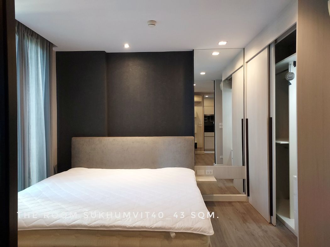 ให้เช่า คอนโด 1 bedroom in a very good locationTHE ROOM สุขุมวิท 40 43 ตรม. close to BTS Ekkamai Thonglor Sukhumvit and Rama4.: PR_aa00000592551