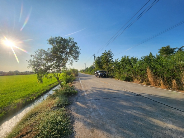 ขายที่ดิน ไทรน้อย ใกล้ถนนบางบัวทอง-สุพรรณบุรี  10 ไร่ กว้าง 126 เ  .