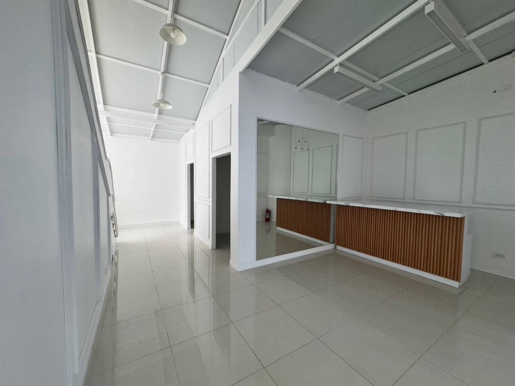 NTG882 ให้เช่า Office Space  Le Raffine สุขุมวิท24 พื้นที่สํานักงาน 2 ชั้น 223 ตร.ม. ที่จอดรถ 4 คัน: aa00000596226