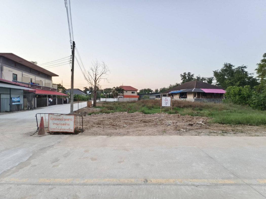 ด่วนราคาสุดท้าย ที่ดินแยกหลุยส์ ตลาดเจริญๆ  ใกล้ถนนใหญ่สันกำแพง แปลงมุมสี่เหลี่ยมสวย 188 ตร.วา 10 นาาทีไปห้างมากมาย: aa00000596794