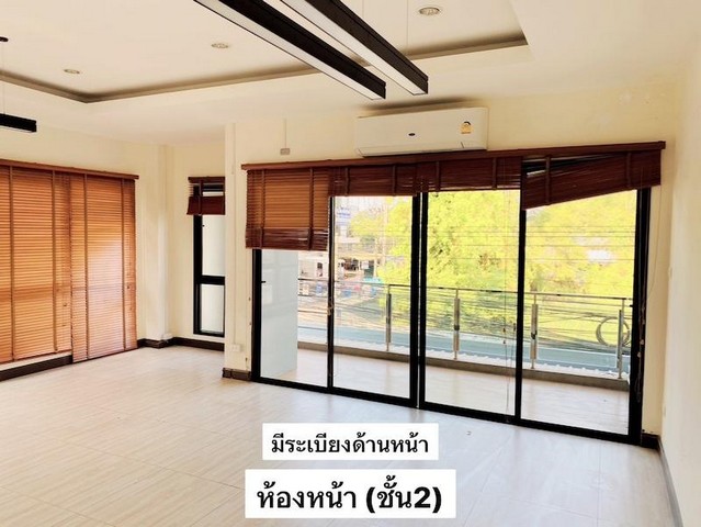 ให้เช่าทาวน์โฮม 3 ชั้น หัวมุม 4 ห้องนอน ซอยรามอินทรา 19 แยก 18  .