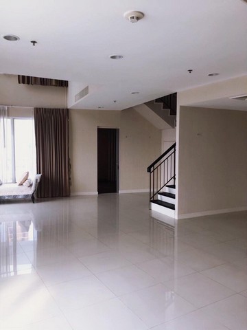 ขายพร้อมผู้เช่า คอนโดบ้านราชประสงค์ ห้อง DUPLEX PENTHOUSE 381 ตรม  .