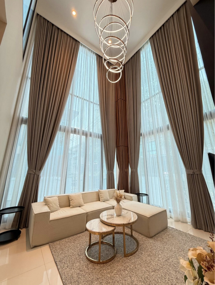 ให้เช่า บ้านหรู 3 ชั้น โซล รัชดาภิเษก 68 ใกล้ MRT วงศ์สว่าง 5 ห้องนอน fully furnished: aa00000600455