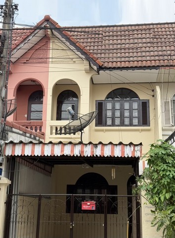 rent ทาวน์เฮ้าส์ 2 ชั้น เสนา 88 ซอยนวลจันทร์ For rent 13000B  .