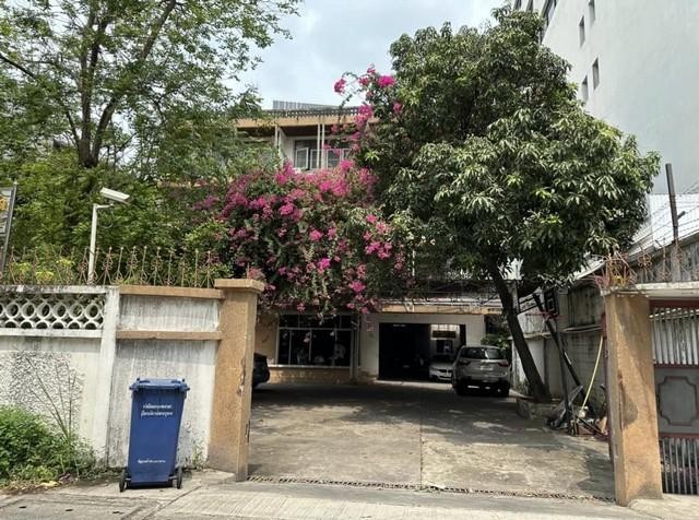 POR3967 ขาย บ้าน พร้อม ที่ดิน กลางกรุงเทพ ถนนทรัพย์ แขวงสี่พระยา