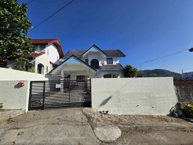 For Rent : Kathu, 2-story detached house, 3 Bedrooms 3 Bathrooms.
