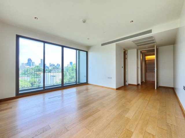 Condo Unfurnished  2 Bedrooms In Sathorn near MRT Khlong Toei.