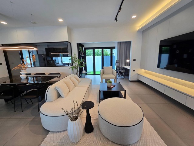 ให้เช่าบ้านเดี่ยว โครงการ วิเว่  Vive บางนา กม.7 Luxury Town Home.