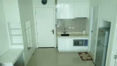 TC Green Condo อาคาร C ชั้น 22 ห้องมุมวิวสระว่ายน้ำขนาด 40 ตร.ม..