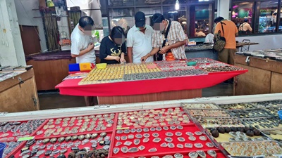 เซ้งร้านจำหน่ายวัตถุมงคล ติดท่าเรือท่ามหาราช .