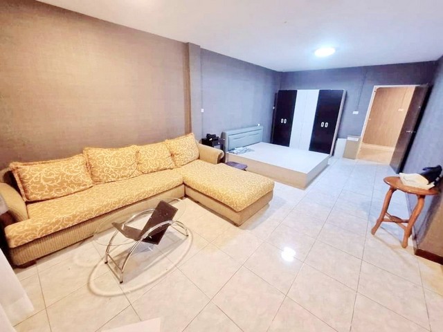 ทาวน์โฮม Townhome for rent,sell 4 bedrooms ห้วยขวาง Huaikhwang  .