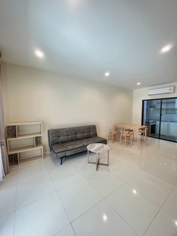 ให้เช่าบ้านใหม่ Premium Townhome  โครงการ Eigen Pattanakarn  .