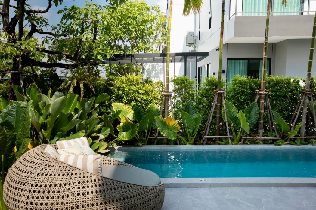 ให้เช่า Pool Villa บ้านเดี่ยว 3 ชั้น พร้อมสระว่ายน้ำ ใกล้สนามบินสุวรรณภูมิ แต่งสวย พร้อมเข้าอยู่: aa00000597935