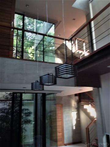 ขายบ้าน 3 ชั้น สไตล์ Modern Tropical Loft ย่านอารีย์ พหลโยธิน ซอย  .