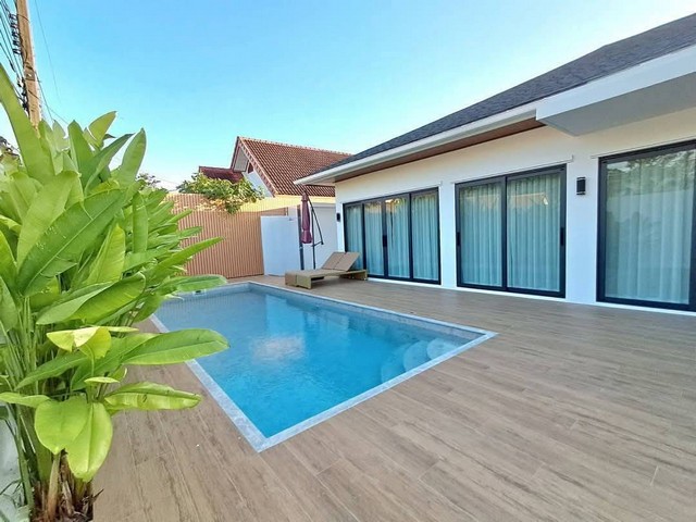 Single story detached house for sale pool villa with fully furnis  .