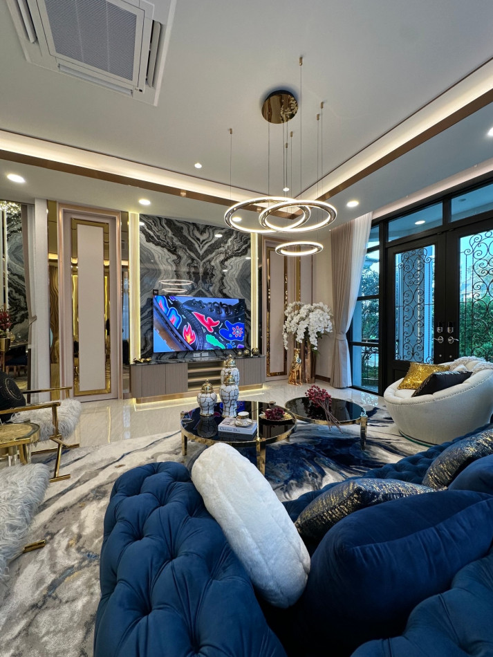 ให้เช่า Luxury Pool Villa Perfect masterpiece กรุงเทพกรีฑา 4 ห้องนอน