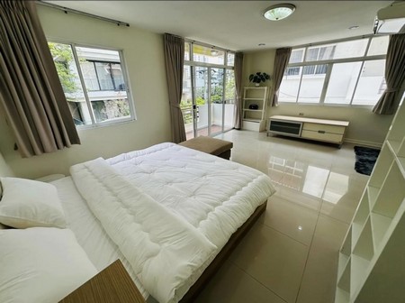 FOR RENT SINGLE HOUSE 5 Bedrooms near Emporium , Terminal21Asok.