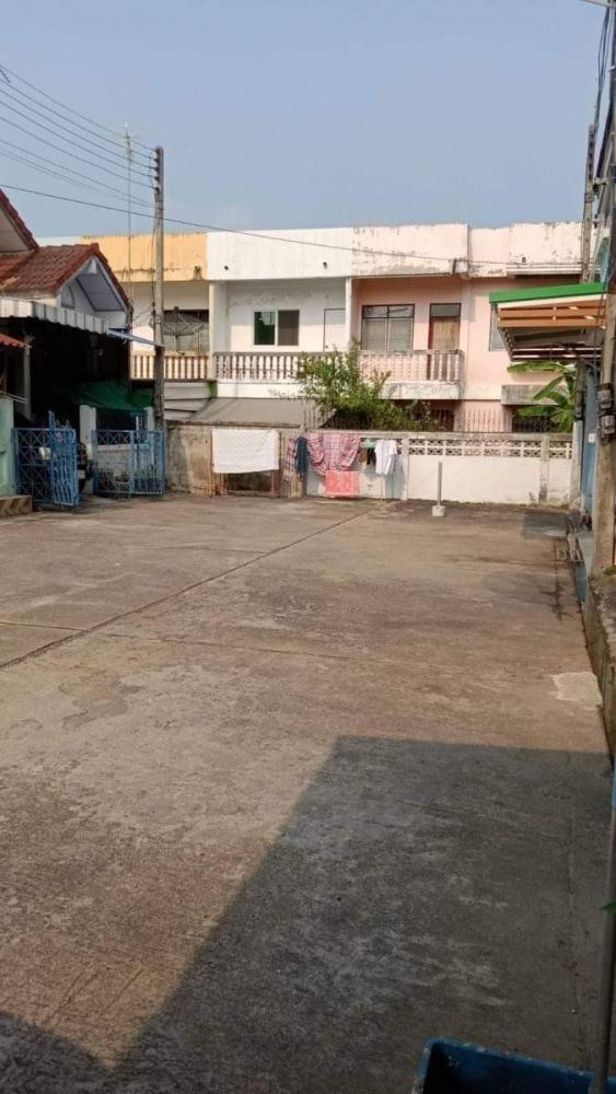 ขายทาวน์เฮ้าส์  โคกหม้อ, เมืองราชบุรี ขายตามสภาพ(เงินเดือน 12,000ขึ้นไปกู้ได้)