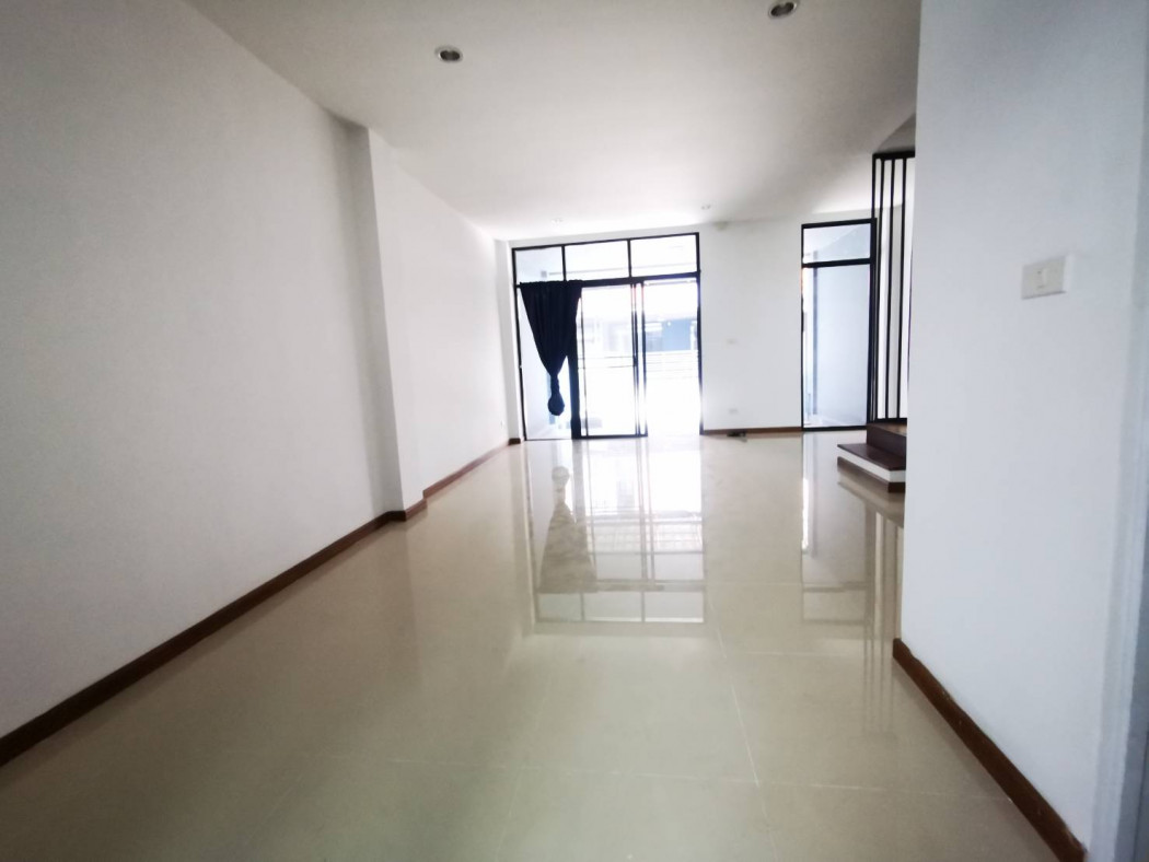 ขาย ทาวน์โฮม บ้านสไตล์ Modern Cultural Loft 3 ชั้นครึ่ง เฮาส์ 35 แจ้งวัฒนะ 162 ตรม 22.2 ตรว มีพื้นที่ใช้สอยมากและสิ่งอำนวยความสะดวกมากมาย