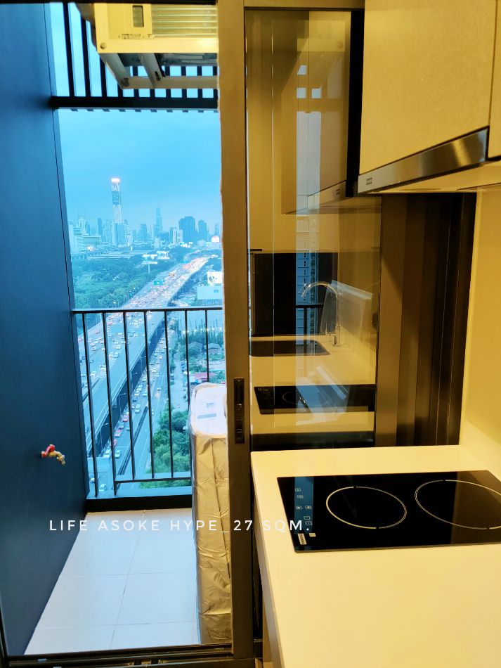 ให้เช่า คอนโด Studio 1 bedroom high floor Life Asoke Hype : ไลฟ์ อโศก ไฮป์ 27 ตรม. city view near MRT and Central Rama 9