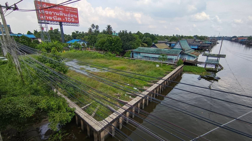 ขาย ที่ดิน ที่ดินการค้าคุณภาพ ติดแม่น้ำ และ ติดถนนราชพฤกษ์ - 2 งาน 77 ตรว มีเขื่อนคอนกรีตพร้อม