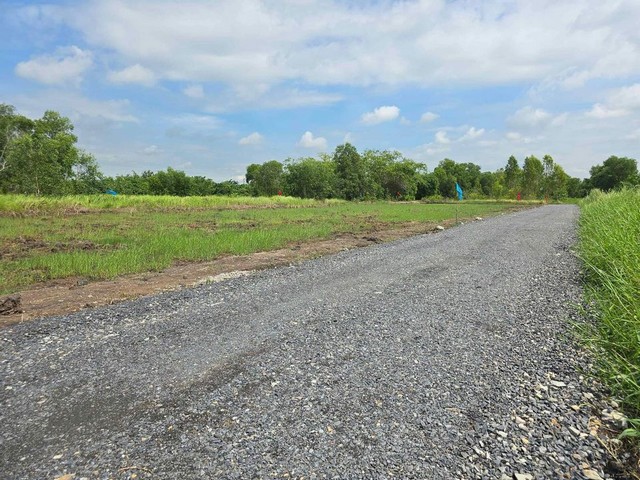 ที่ดินคลองสิบเอ็ด หนองเสือ ถมแล้ว ติดกับถนน ขนาด 1.5 ไร่  .