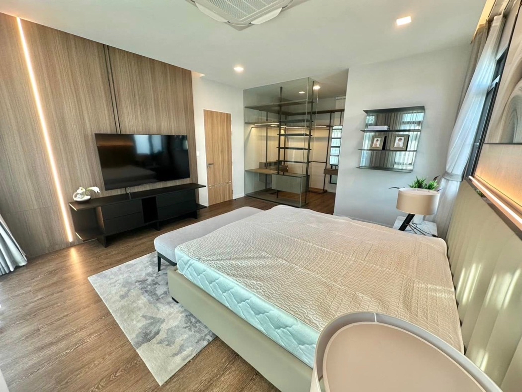 NTG436 ให้เช่าบ้านเดี่ยว มัณฑนา กม.15  ติดสโมสร
 Fully Furnished หิ้วกระเป๋าเข้าอยู่ได้เลยใกล้ สนามบินสุวรรณภูมิ โรงเรียนนานาชาติ ASB, Verso