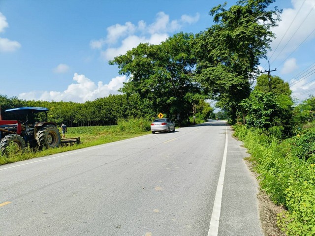 ที่ดินถนนสายหนองกรับโรงน้ำตาล22ไร่  .