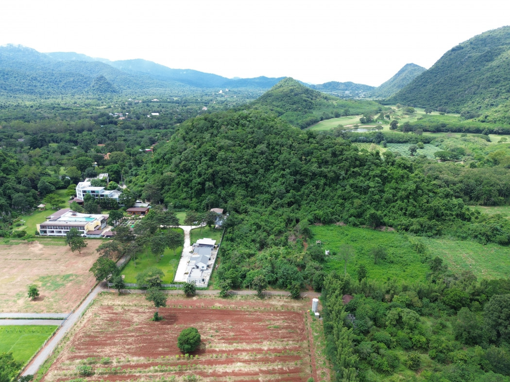 ขาย ที่ดิน เขาใหญ่ ต.​ขนงพระ​ อ.ปากช่อง 4 ไร่ 2 งาน 45 ตรว ​วิวสวยเกินคำบรรยาย ภูเขาล้อมรอบ