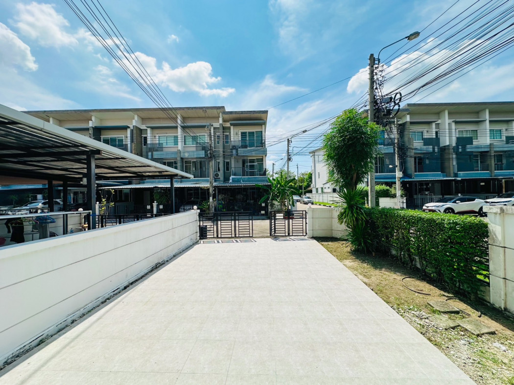 ขาย ทาวน์โฮม บ้านหลังมุม พื้นที่เยอะ Town Avenue Rama 9 168 ตรม 36.2 ตรว ที่จอดรถ กว้างมาก เหมาะทำออฟฟิส-สำนักงาน