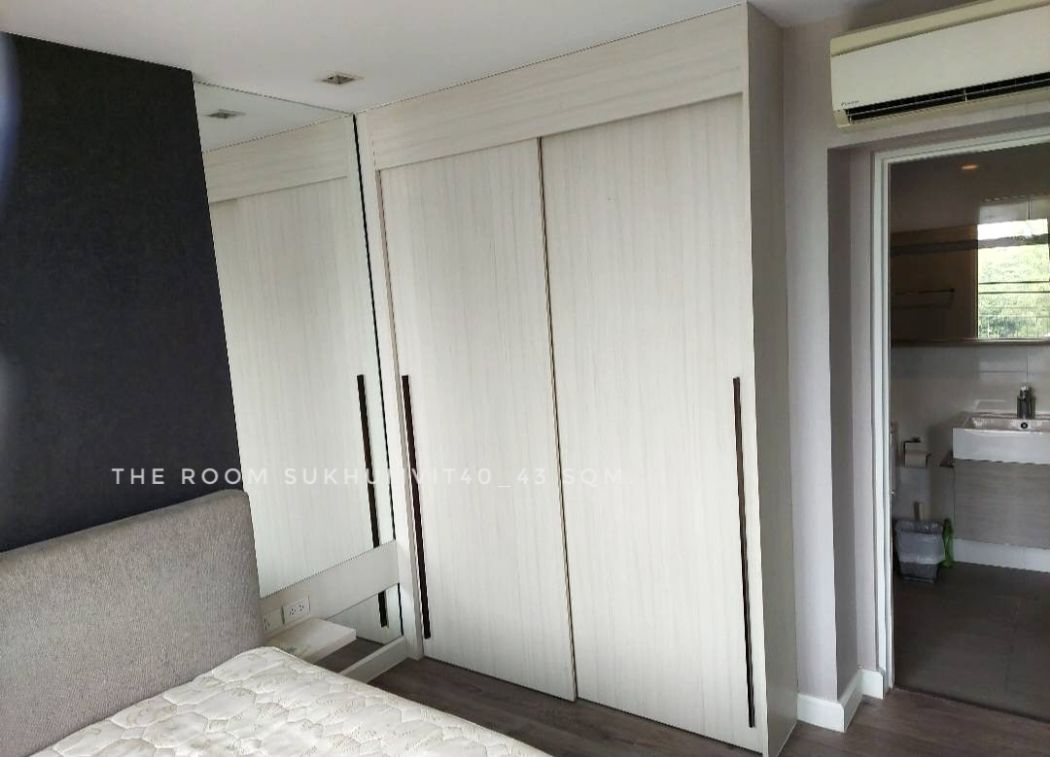 ให้เช่า คอนโด 1 bedroom ready to move in very good locationTHE ROOM สุขุมวิท 40 43 ตรม. close to BTS Ekkamai Thonglor Sukhumvit and Rama4: PR_aa00000556596