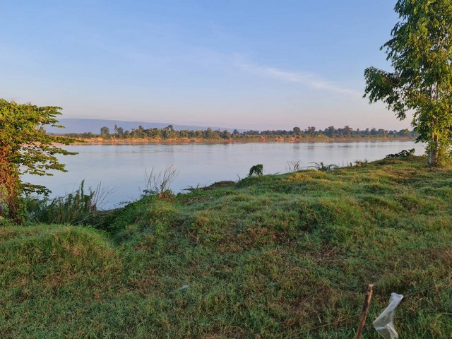 บ้านที่ดินทำเลที่ตั้งเยี่ยม  ขายที่ติดน้ำโขง ต.กุดบง โพนพิสัย หนอ  .