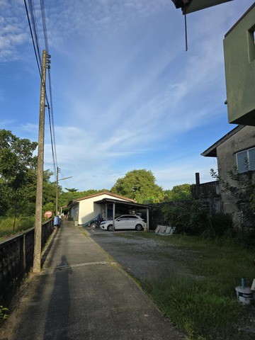 ขายที่ดิน พร้อมบ้าน และห้องเช่าพร้อมผู้เช่าเต็มทุกห้อง ในเมืองภูเ  .