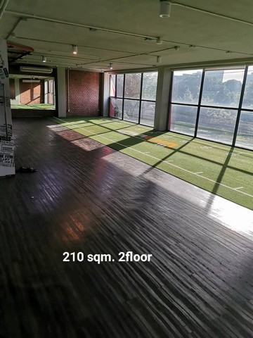 Space for rent as office, gym, ให้เช่าพื้นที่ ห้องฟิตเนส 210 sqm  .