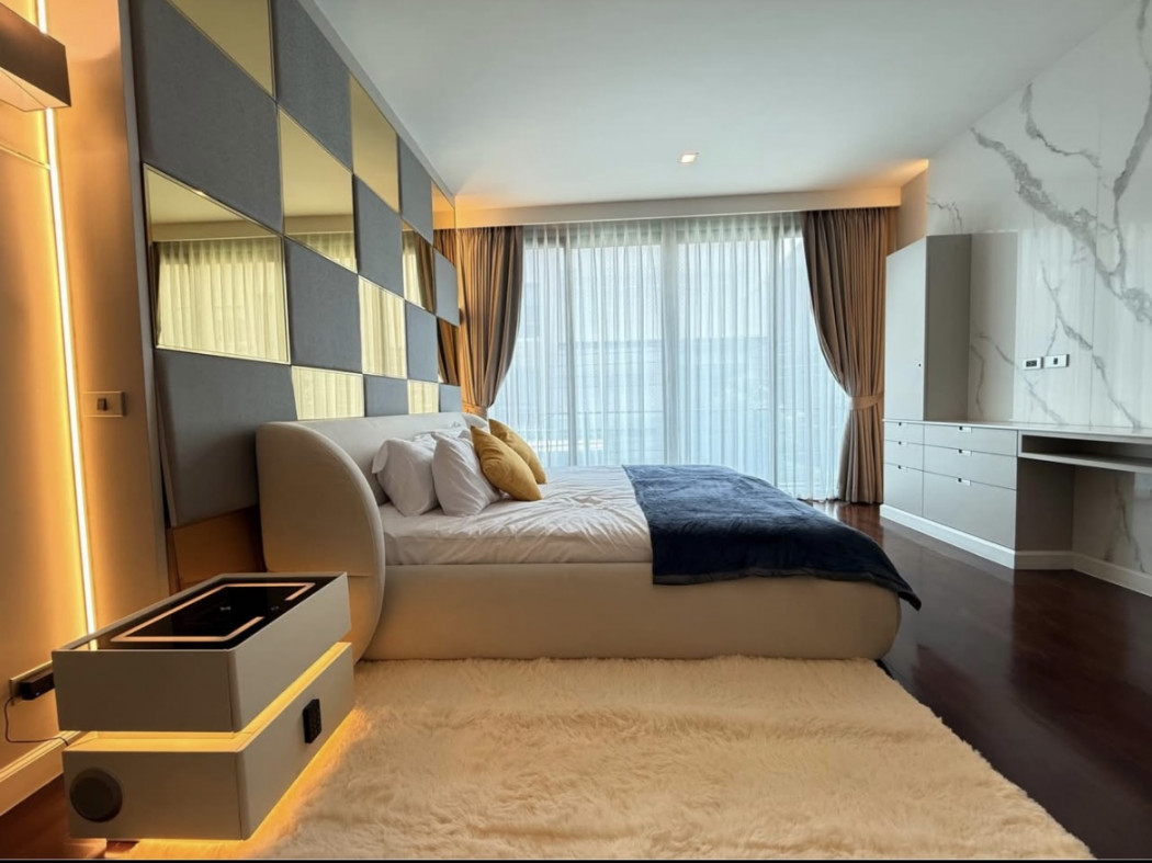 ให้เช่า บ้านหรู 3 ชั้น โซล รัชดาภิเษก 68 ใกล้ MRT วงศ์สว่าง 5 ห้องนอน fully furnished: aa00000600455