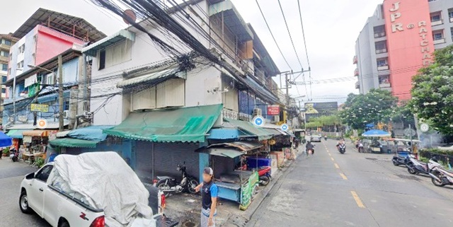 MRT ห้วยขวาง  เดอะ สตรีท รัชดา เช่า-ขายอาคารพาณิชย์ 4 ชั้น พระราม  .