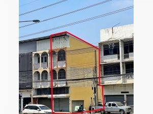 ห้องหัวมุม ติดถนน MRT แคราย ให้เช่าอาคารพาณิชย์ 3 ชั้นครึ่ง