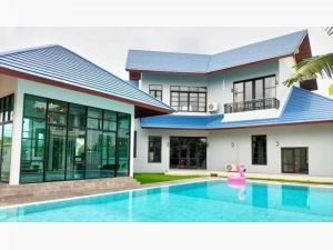 ขายบ้านเดี่ยว2ชั้น Private house pool villa มีสระว่ายน้ำถนนศรีนคร.