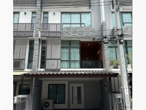 ขายทาวน์โฮม 3 ชั้น  plex residence kaset-nawamin ซอยแจ่มจันทร์ .