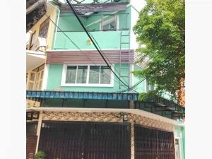 AIRBNB Hostel ลานคนเมือง 4 ชั้น  3นอนเสาชิงช้า 4แอร์ MRTสามยอด 45  .