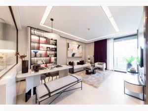 For Sale: Elegant 2 bedroom Condo at The Room Sukhumvit 38 (Foreign Quota)