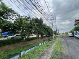 ให้เช่า ที่ดินเปล่าทั้งซอยบางนา-ตราดติดถนนใหญ่บางนา-ตราด 1300ตร.ว  .