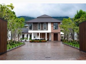 ขาย บ้านเดี่ยว Ultra Luxury Pool villa คฤหาสน์ ช่างเคี่ยน เชียงใหม่ 868 ตรม 486.2 ตรว Mid town of Chiang mai