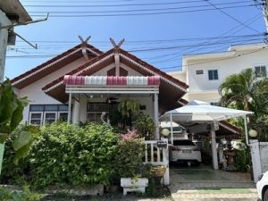 บ้านเดี่ยว พื้นยกสูง 45 ตร.ว หมู่บ้านชวนใจนิเวศน์ 1 ถนนมิตรสัมพัน  .