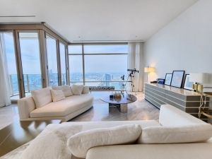 Condo 3 bedrooms for rent  at Four Seasons Private Residences.