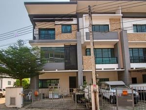 ขาย ทาวน์โฮม 3 ชั้น หลังมุม 2คูหาLiving Residence รังสิต ราชพฤกษ์ 412 ตรม. 49 ตร.วา 6นอน ใกล้ทางด่วน ด่านบางพูน BTS รังสิต: aa00000372699: aa00000372699