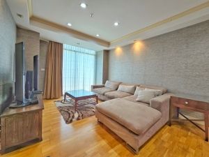 ขายคอนโด Urbana Sathorn 1 Bed ชั้นสูง ห้องมุม ติดถ.สาทร 65 ตร.ม.   .